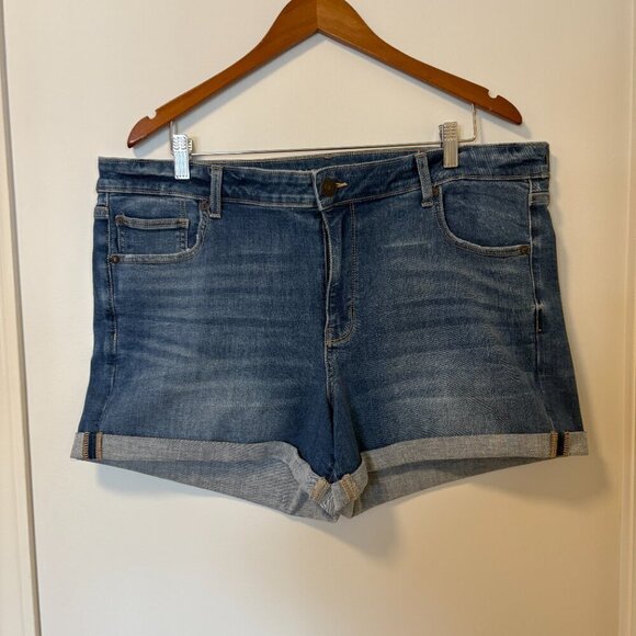American Eagle Next Level Stretch Midi Jean Shorts Size 20 Summer Denim Western - Picture 2 of 9